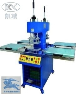 OEM Mesin T-Shirt Embossing Untuk Pakaian Pakaian Label Mempers