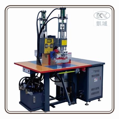 Harga yang bagus Mesin Embossing Pakaian Percetakan TPU Kecepatan Tinggi Dan Kepatuhan Peraturan Untuk Memenuhi Merek Dan Standar Peraturan on line